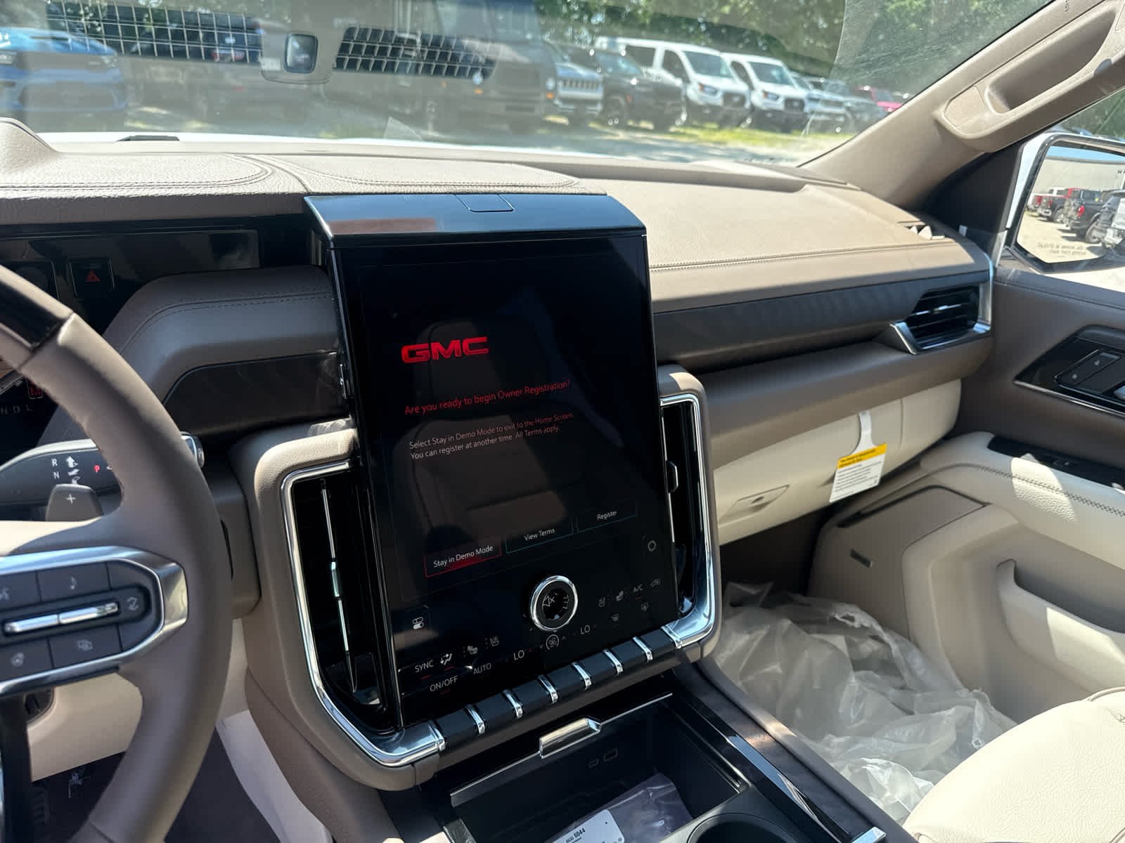 2026 GMC Yukon Denali - Photo 16