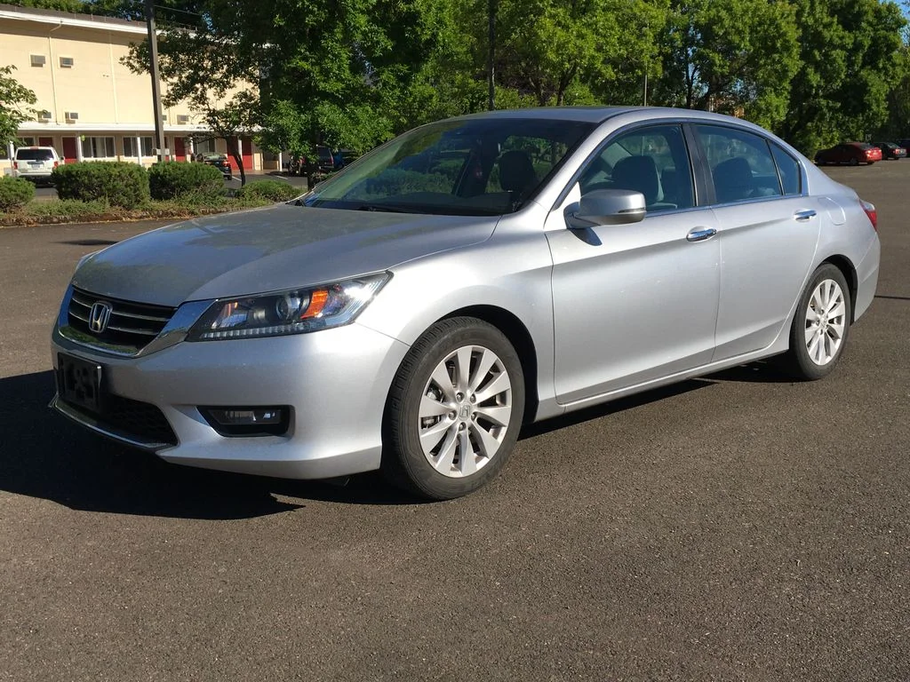 Used 2015  Honda EX-L image 1