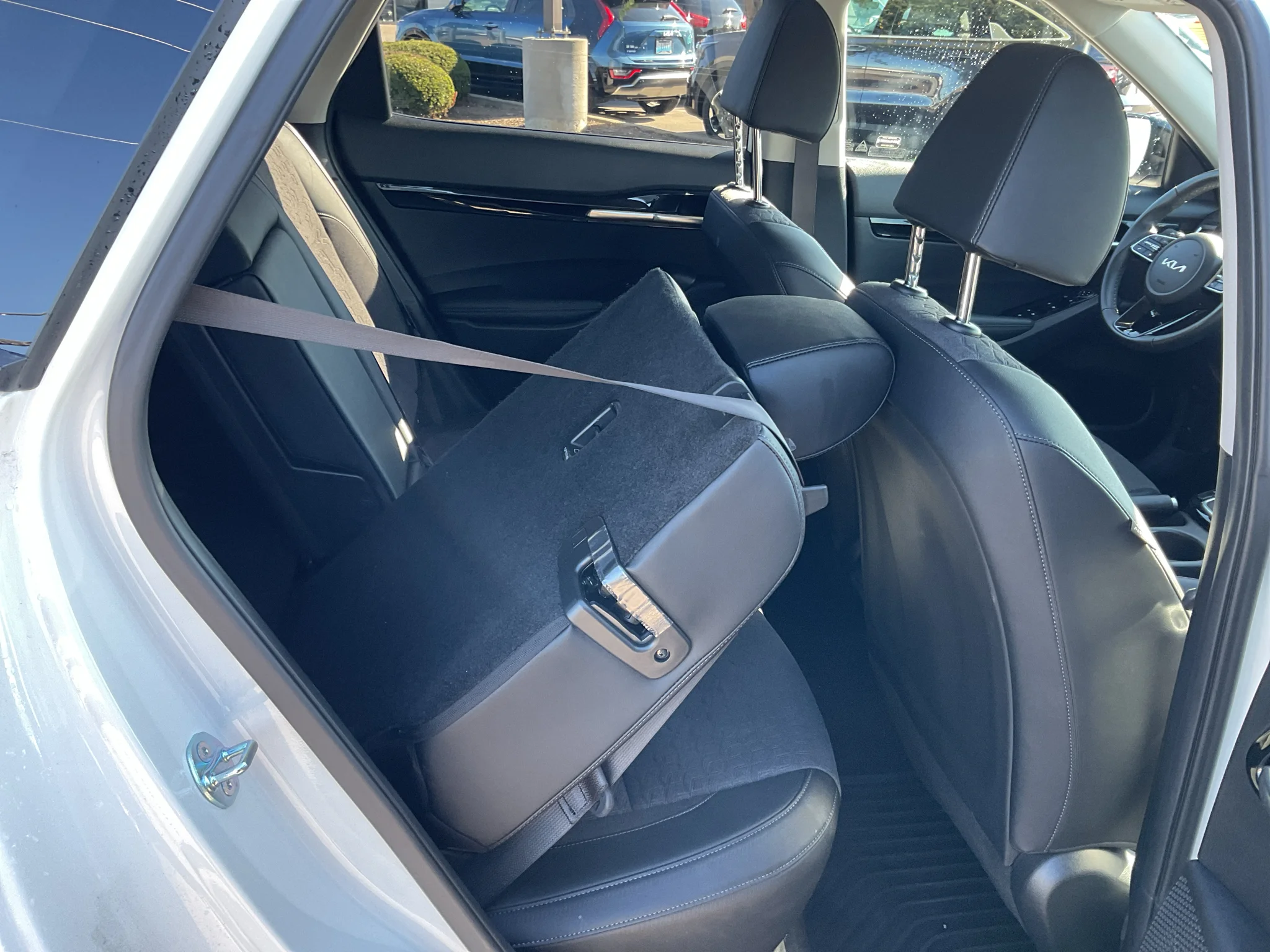 Certified Used 2025 Clear White/Black Roof Kia S image 14