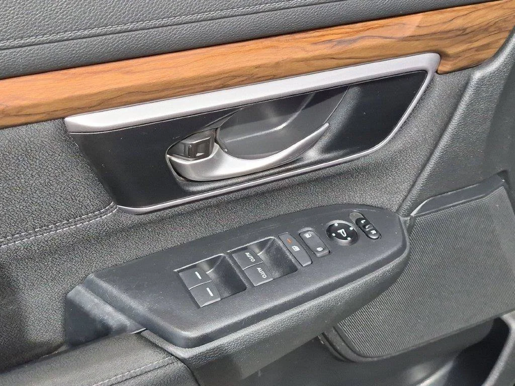 Used 2018  Honda EX image 10