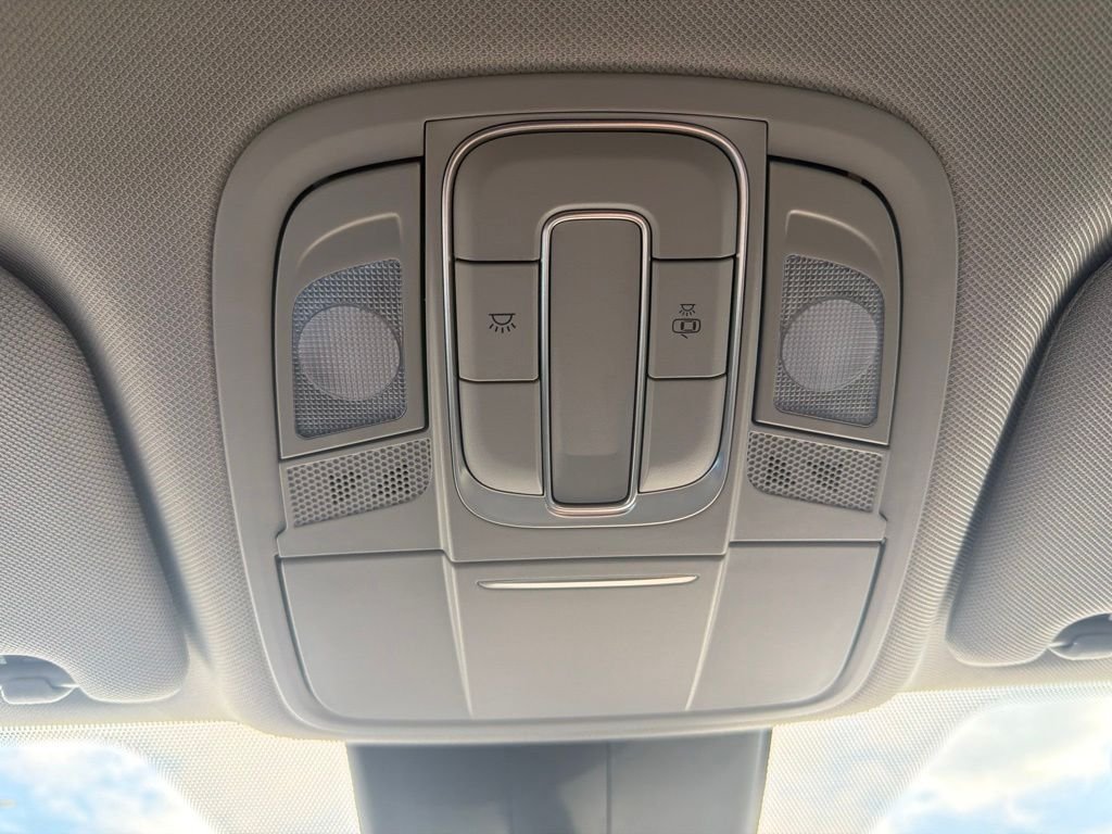 Used 2020 Gray Hyundai SEL image 23