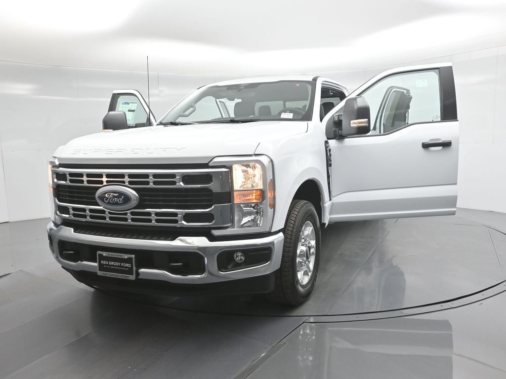 New 2026 Oxford White Ford XLT image 27