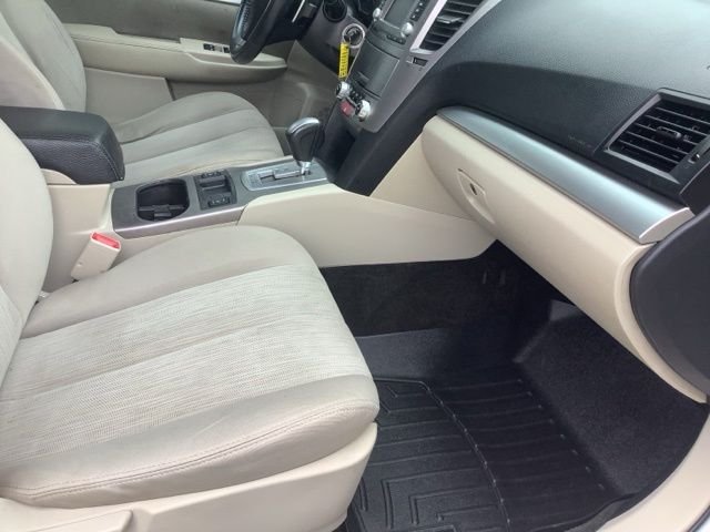 2014 Subaru Legacy 2.5i Premium - Photo 28