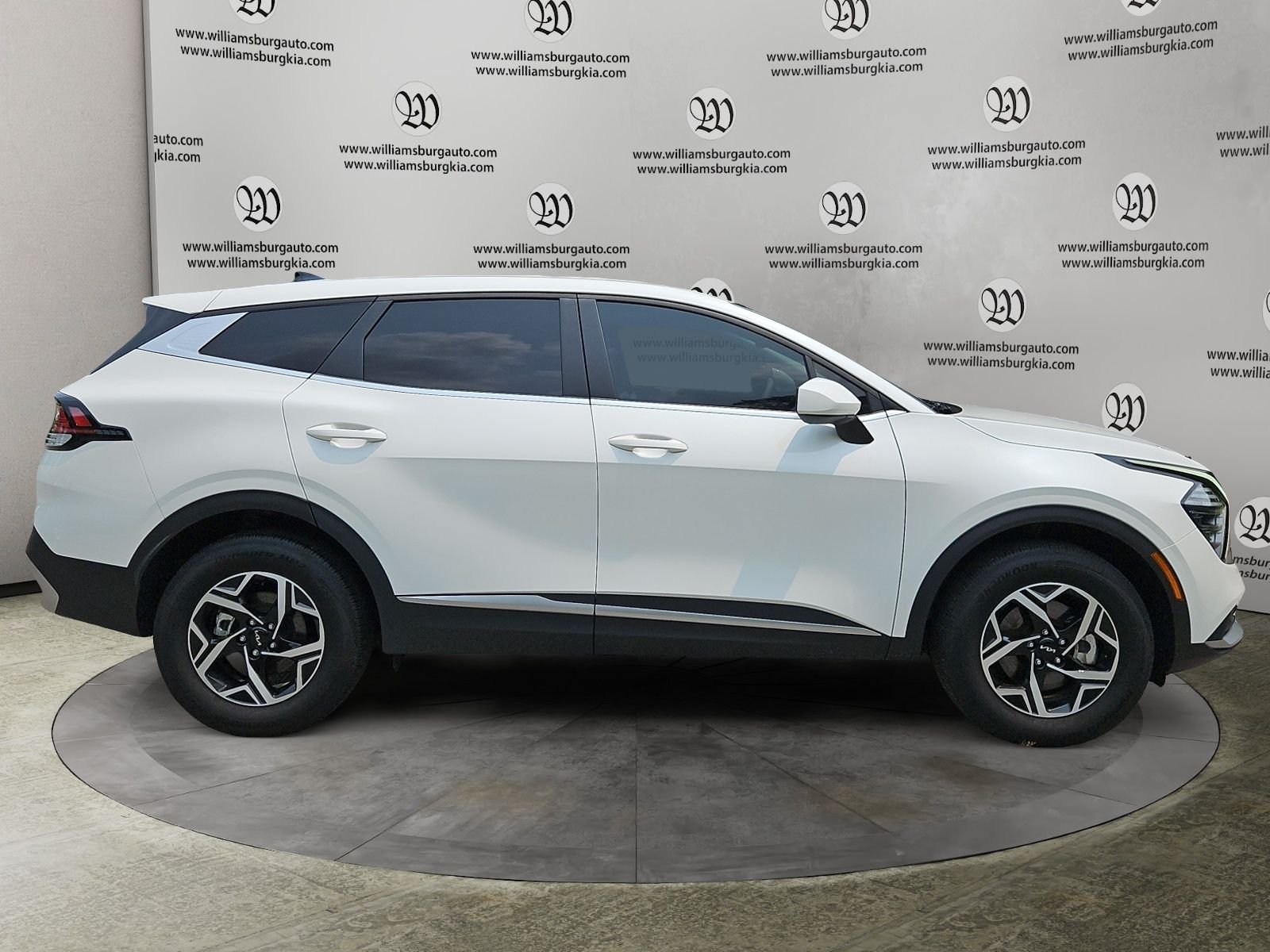 Used 2025 White Kia LX image 6