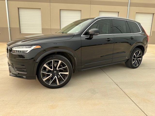 Used 2022 Black Volvo T6 Momentum image 1