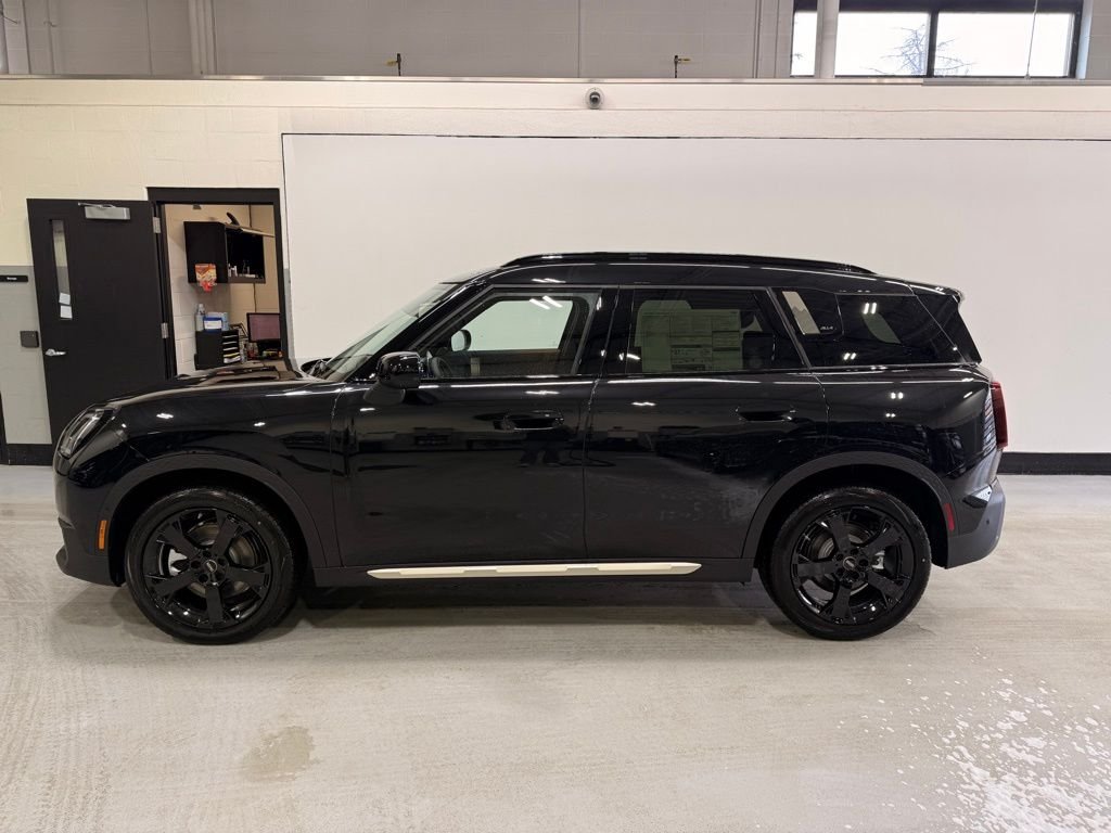 New 2026 Midnight Black II Metallic MINI  image 2