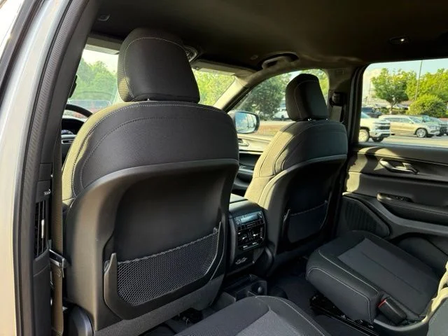 New 2026 Silver Zynith Exterior Paint Jeep Laredo image 26