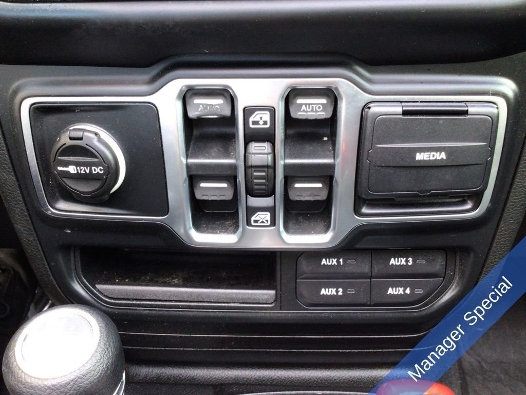 Used 2018 Green Jeep Unlimited Sport S image 28