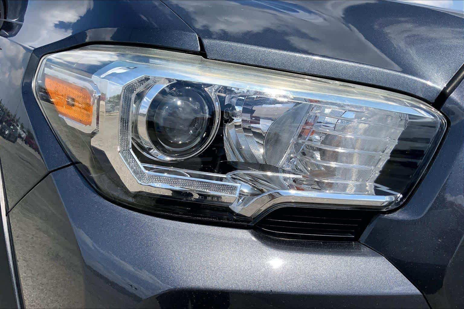 Used 2020 Magnetic Gray Metallic Toyota TRD Sport image 27