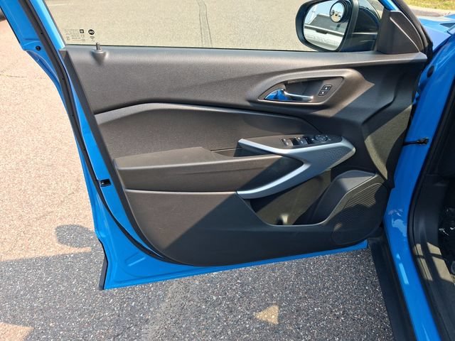 Certified Used 2024 Fountain Blue Chevrolet 1RS image 15