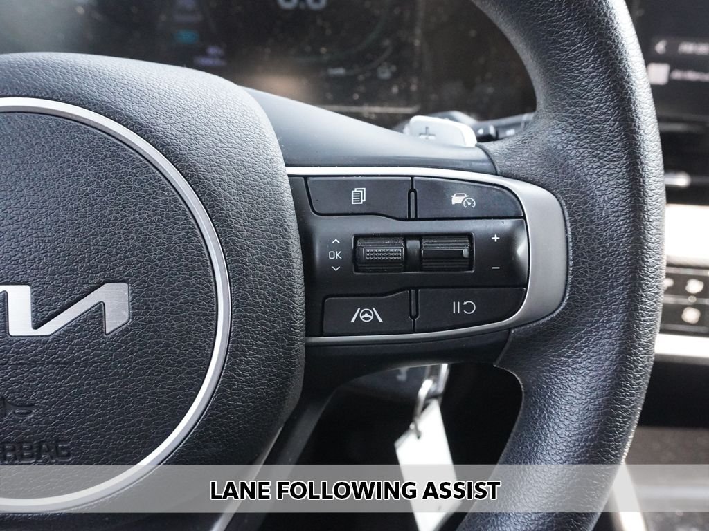 Used 2023 White Kia LX image 3