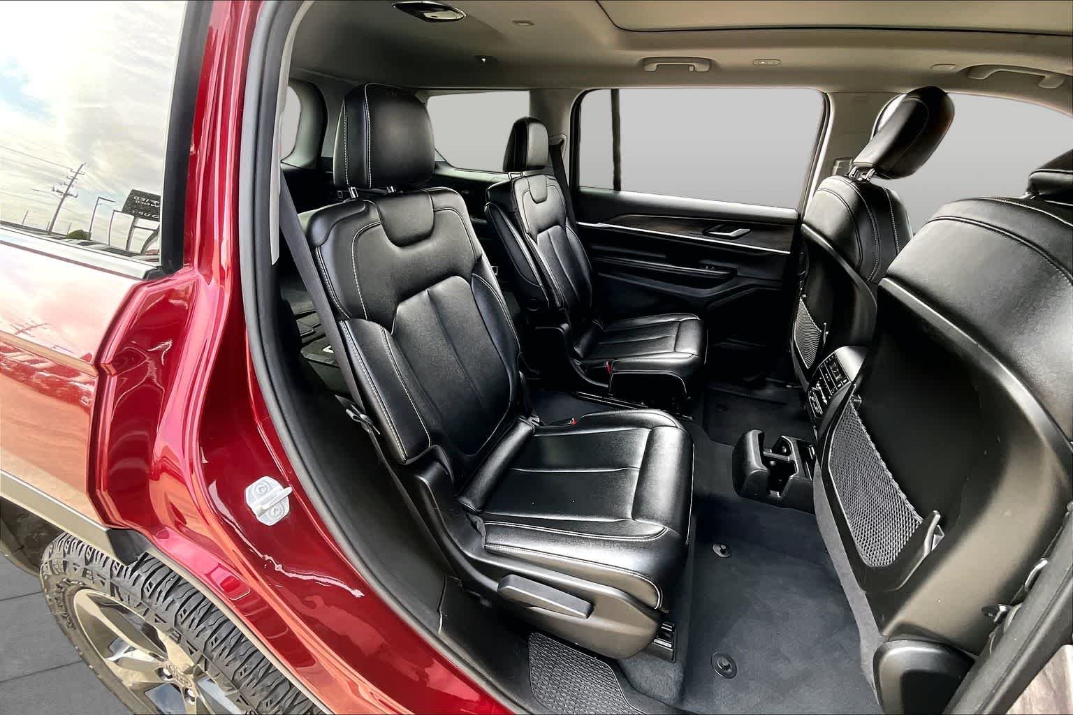 Used 2023 Velvet Red Pearlcoat Jeep Limited image 20