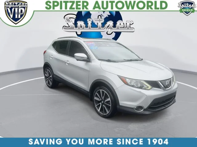 Used 2018 Silver Nissan SL image 2
