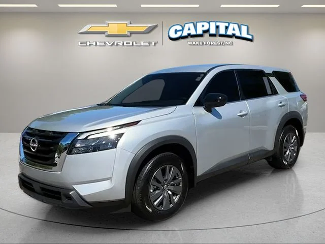 Used 2025 Silver Nissan S image 1