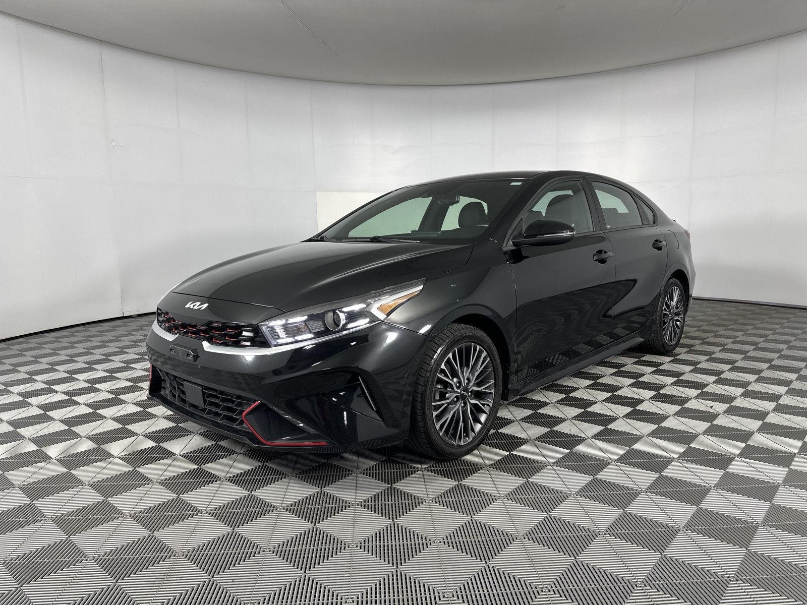Used 2024 Aurora Black Pearl Kia GT-Line image 3