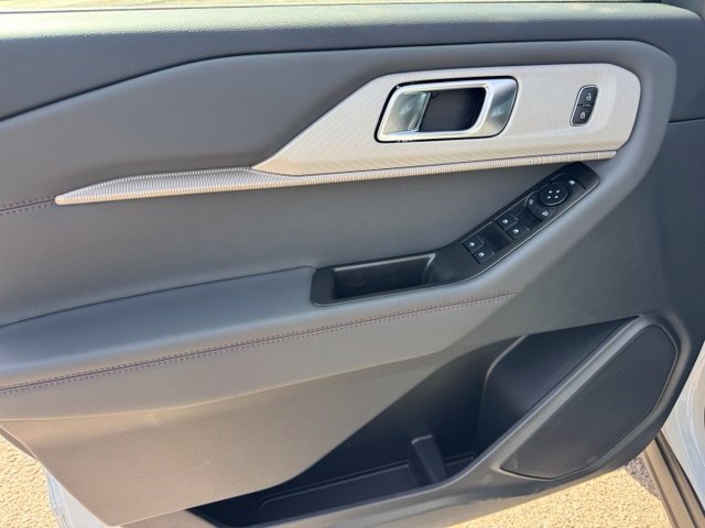 New 2027 Avalanche Gray Ford Active image 11