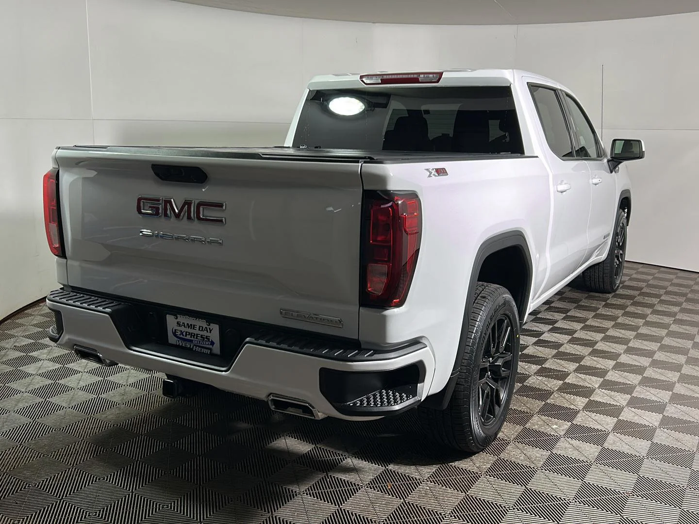 Used 2025 Summit White GMC Elevation image 6