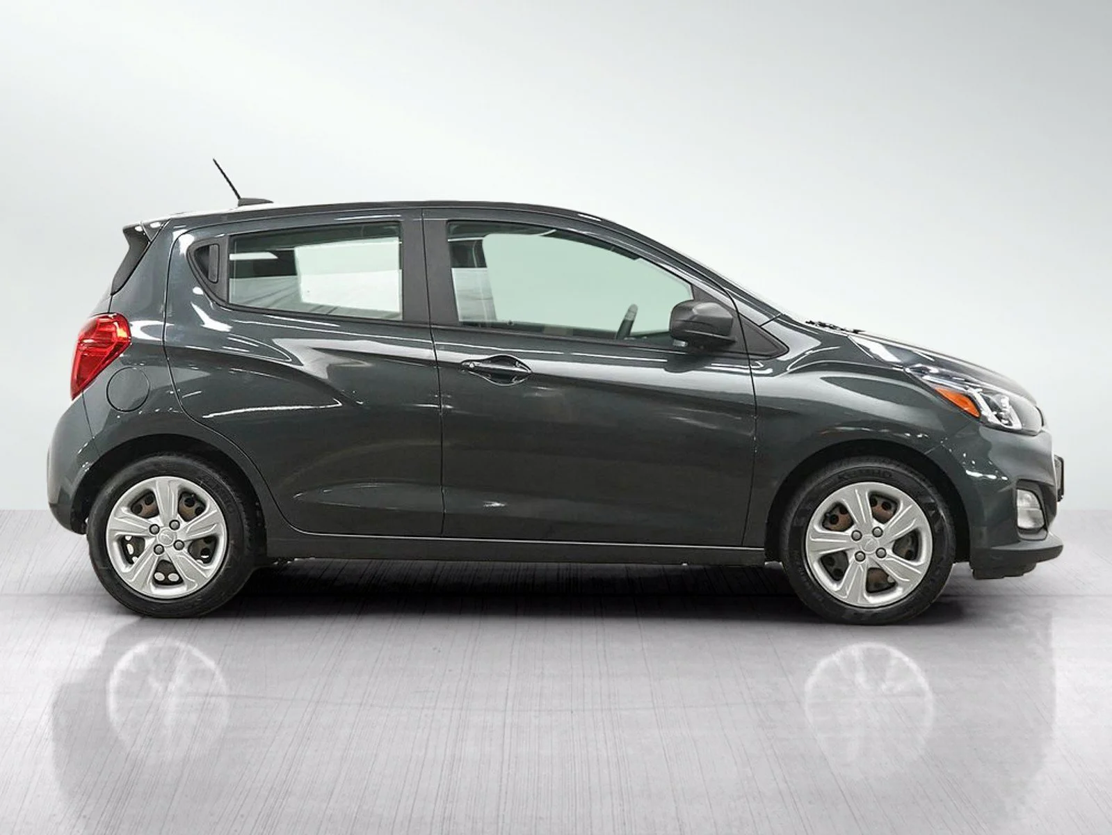 Used 2020 (Metallic paint.) Chevrolet LS image 6
