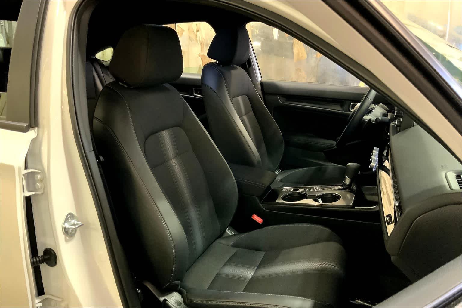 Used 2024 Platinum White Pearl Honda Sport image 17