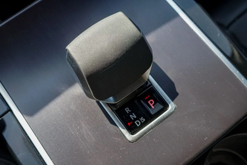 Used 2026 Black Land Rover Dynamic SE image 18