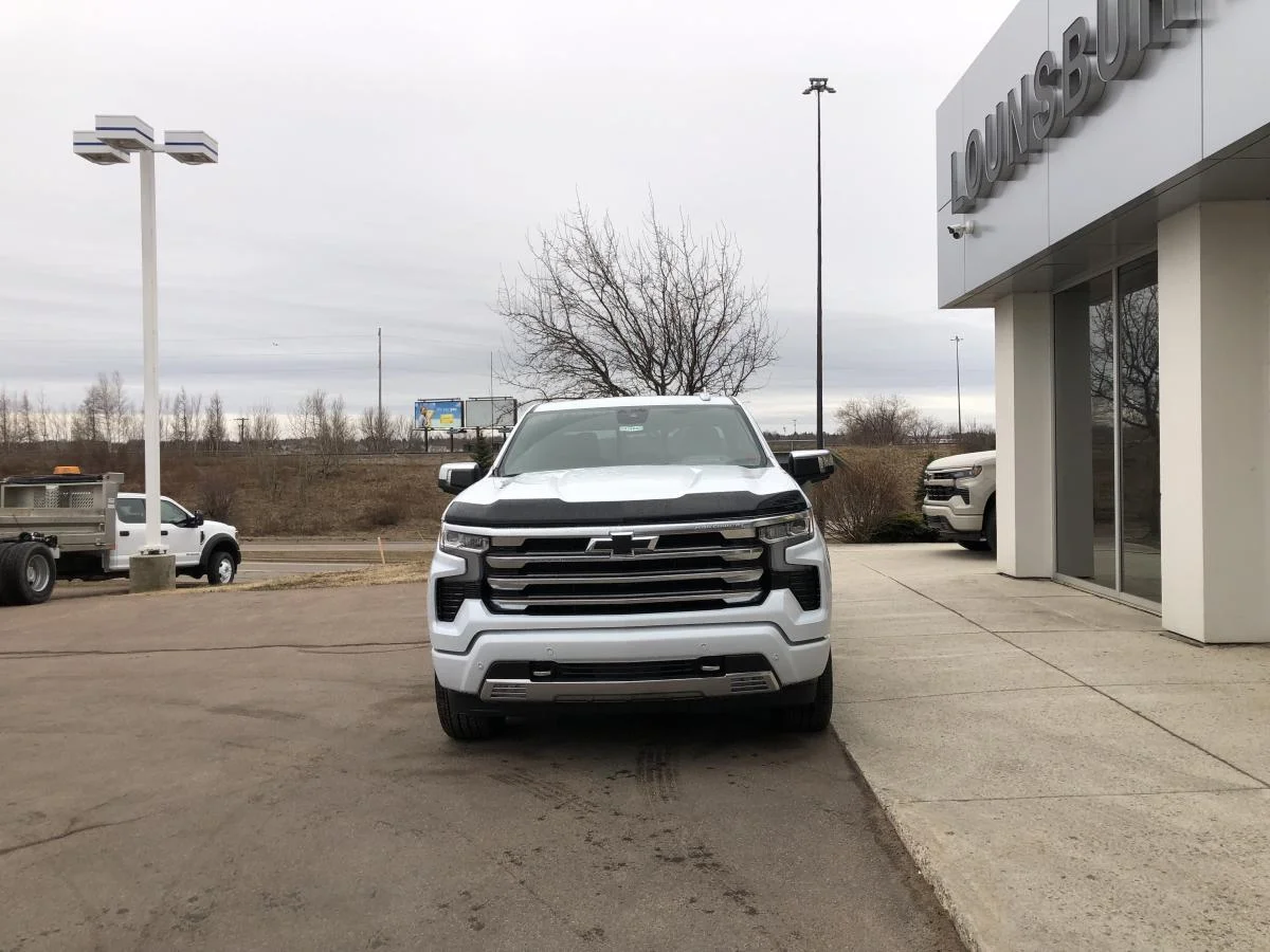 Used 2026 White Chevrolet 4wd Crew Cab 147 image 3