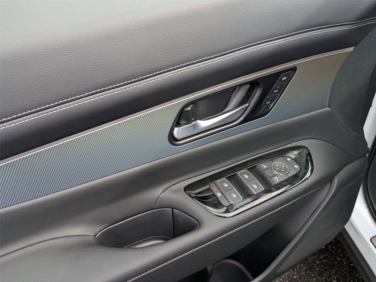 2025 Nissan Murano SL - Photo 12