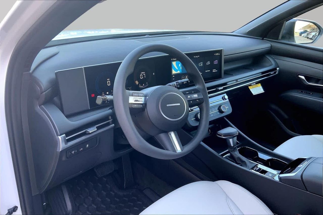 New 2027 Atlas White Hyundai SE FWD image 9