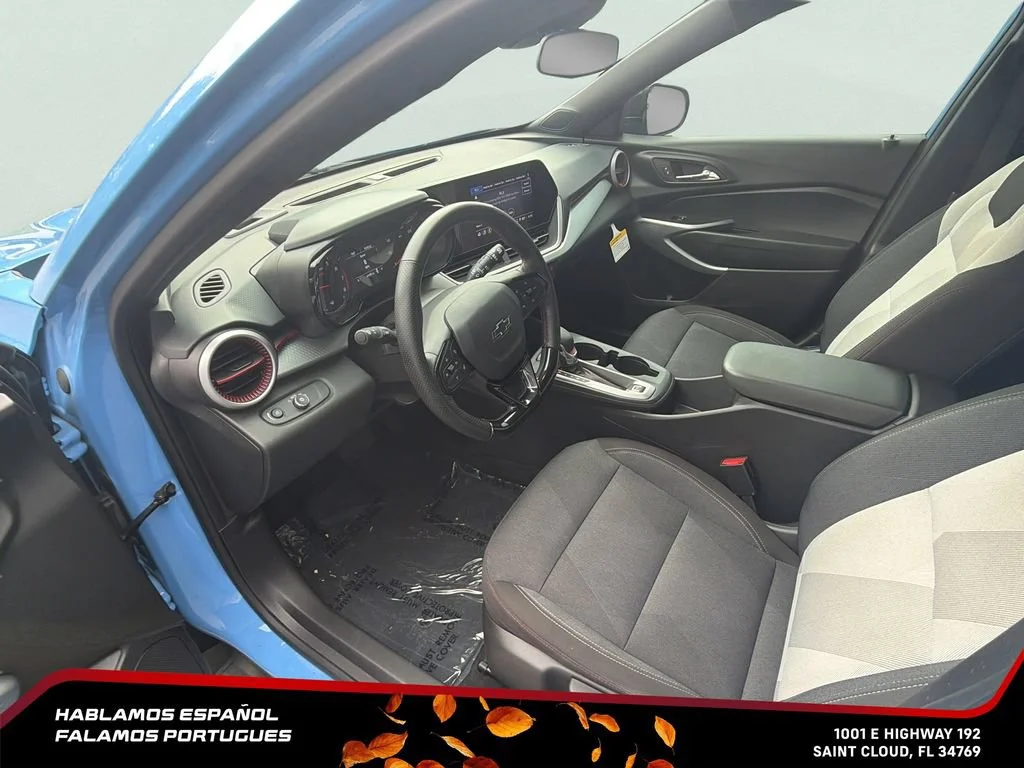 Certified Used 2024 Fountain Blue Chevrolet 1RS image 15