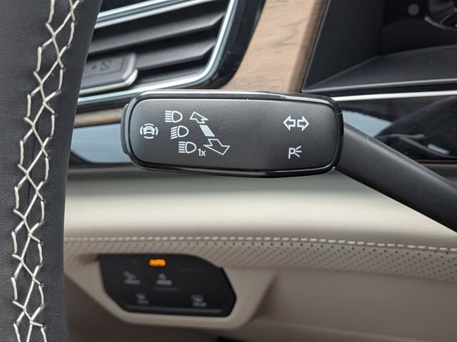 New 2026 Black Volkswagen 2.0T SE w/Technology image 31