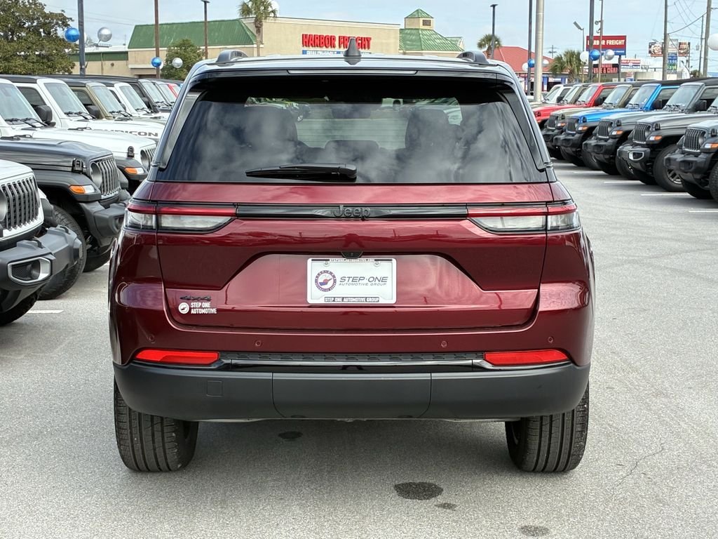 New 2025 Velvet Red Pearl-Coat Exterior Paint Jeep Limited image 6