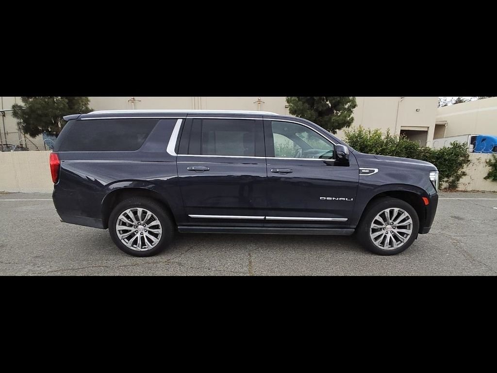 Used 2023 Silver GMC Denali image 4