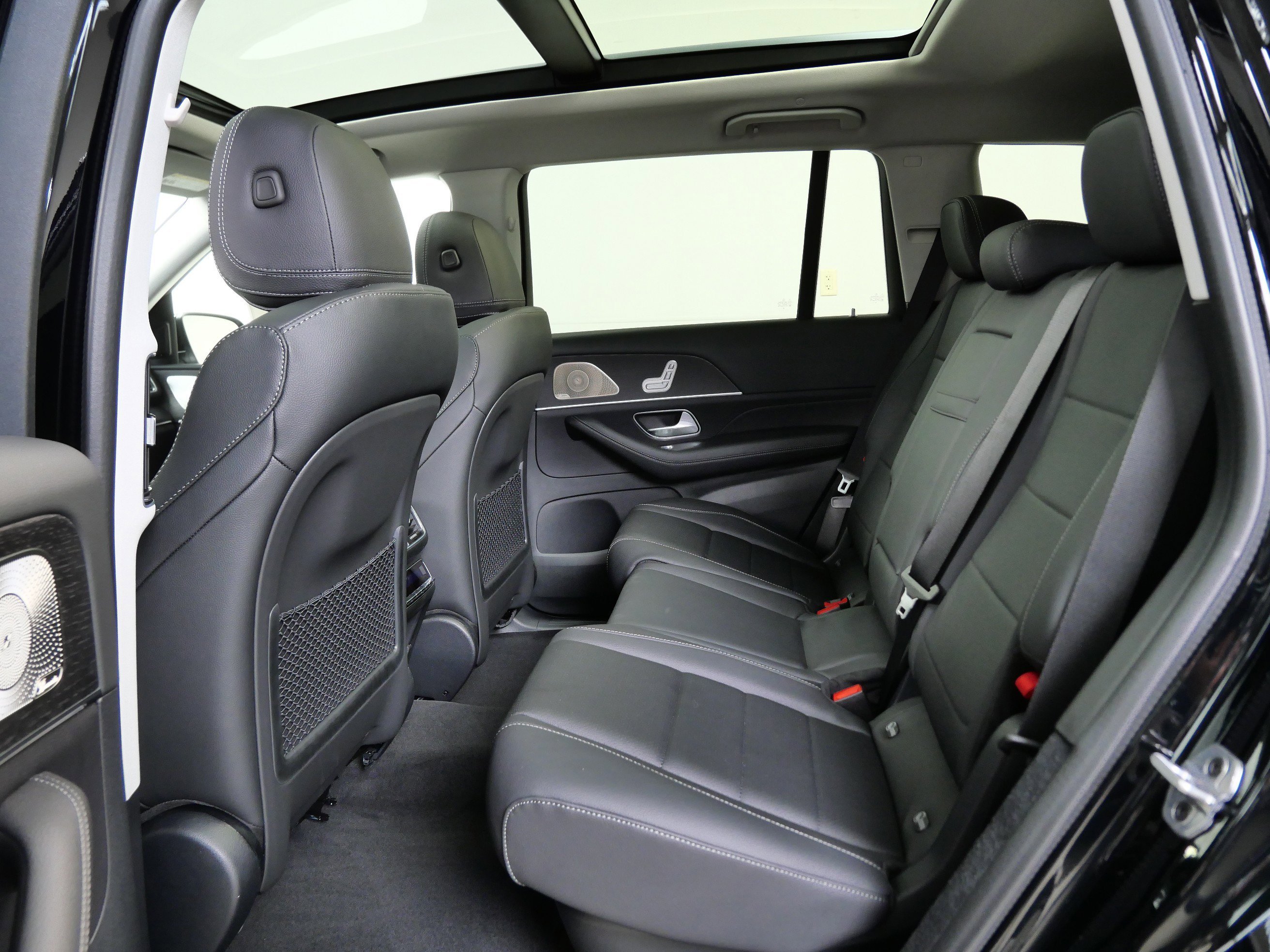 2026 Mercedes-Benz GLS Base - Photo 9