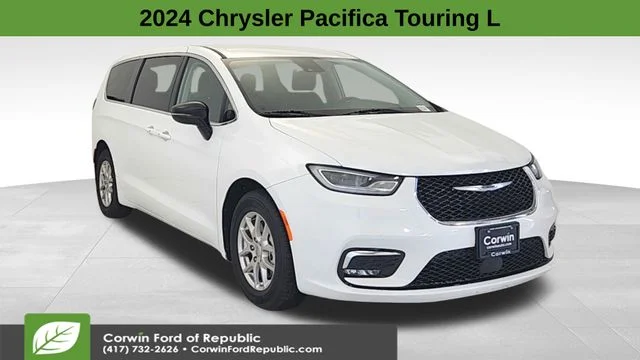 2024 Chrysler Pacifica Touring L's photo