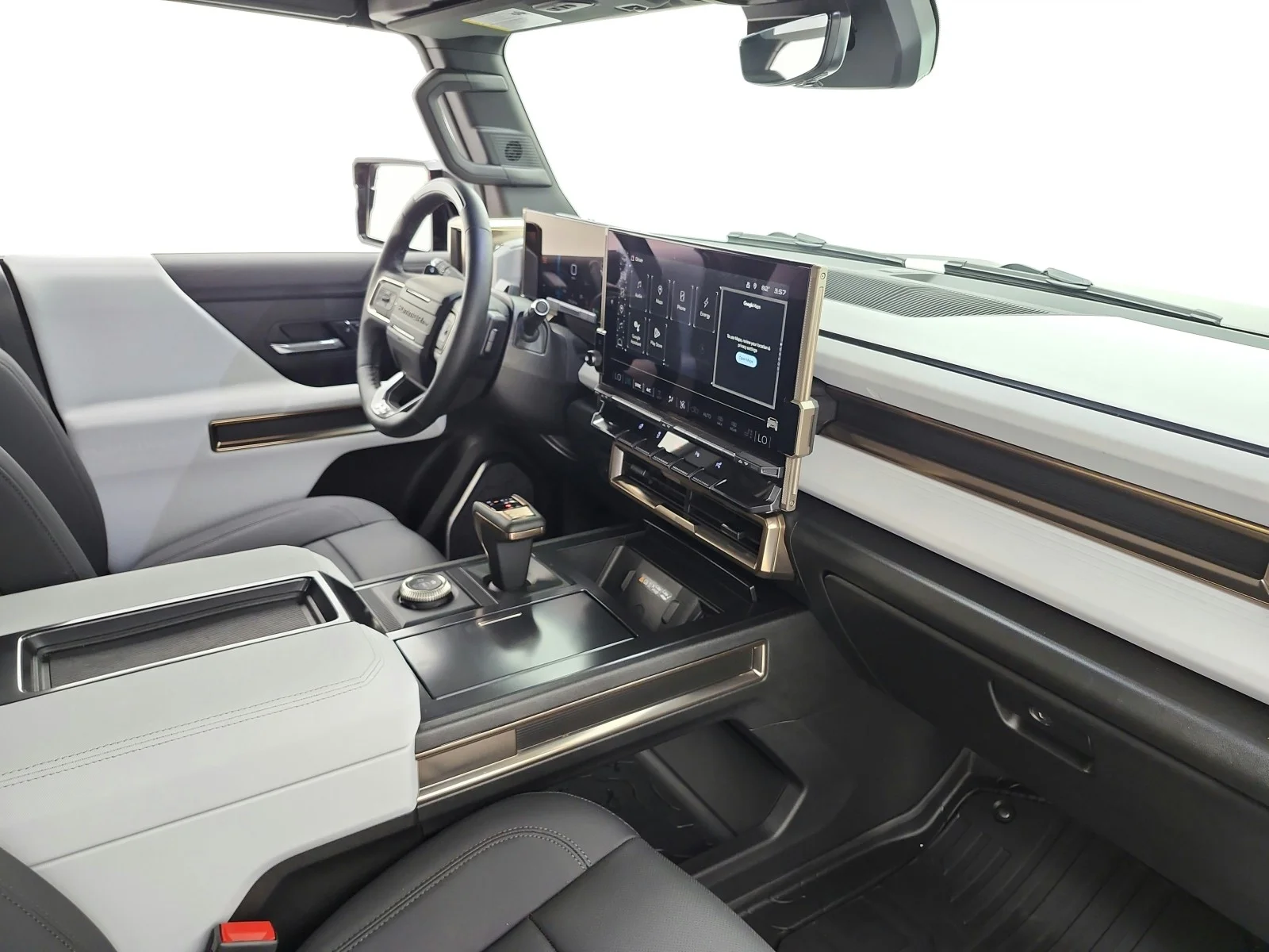Used 2025 Void Black GMC e4WD Crew Cab 3X image 17