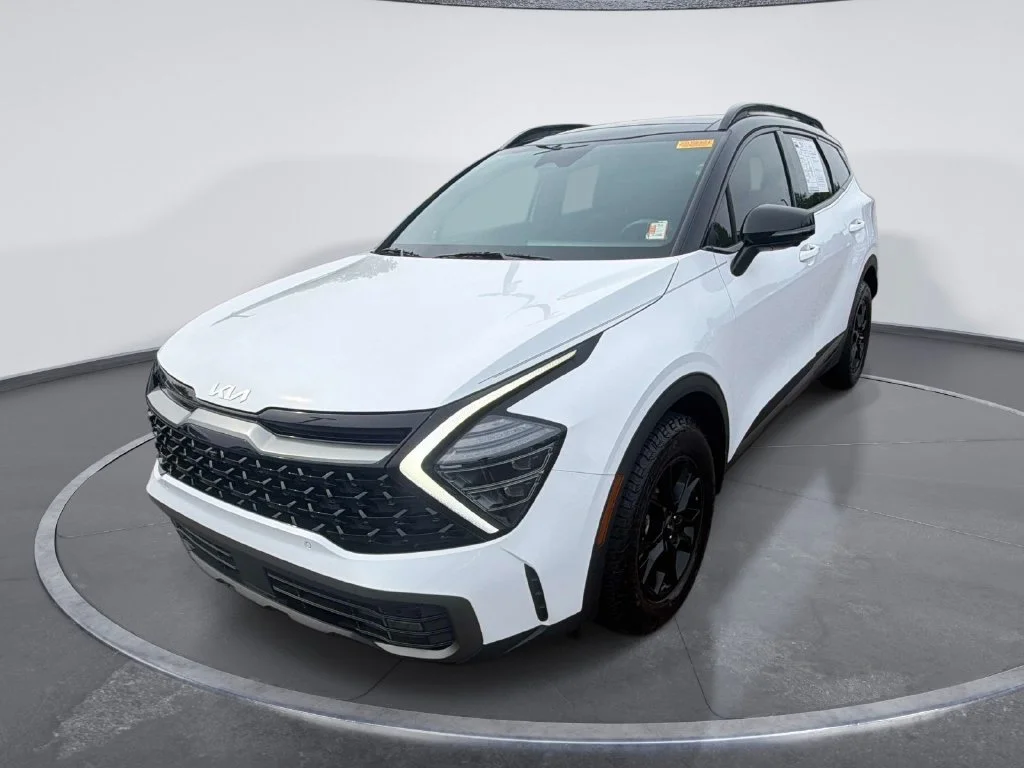 Used 2023 White Kia X-Pro Prestige image 3