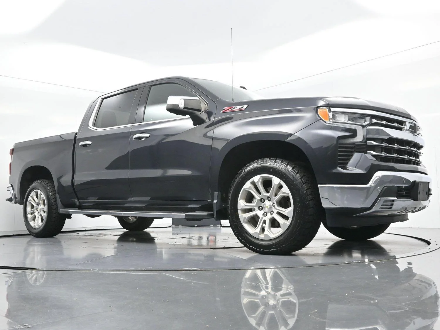 Used 2022 Dark Ash Metallic Chevrolet LTZ image 41
