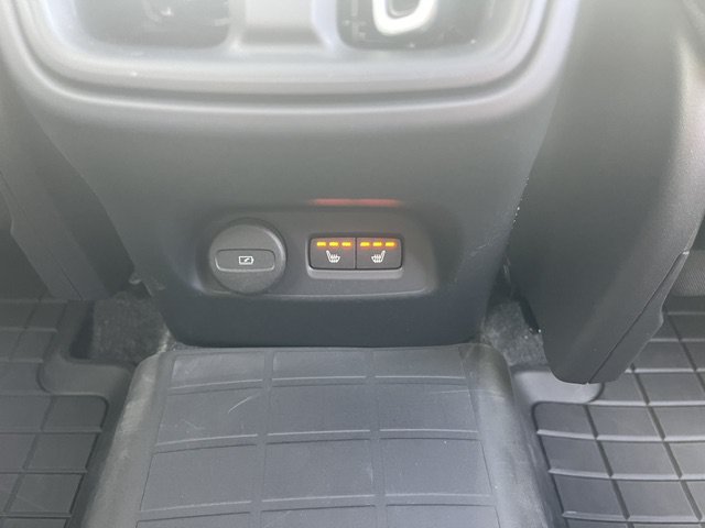 Used 2025 White Volvo Plus Dark Theme image 10