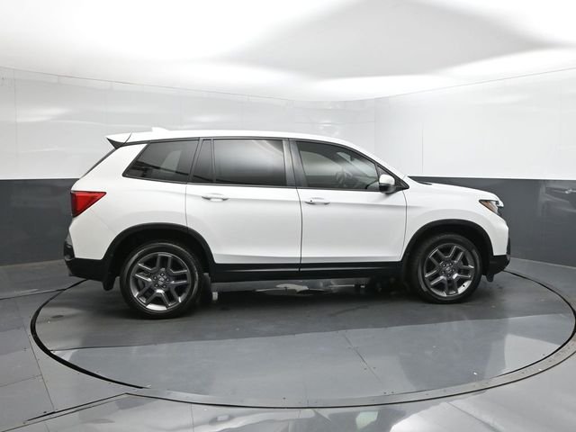 Used 2023 White Honda EX-L image 11