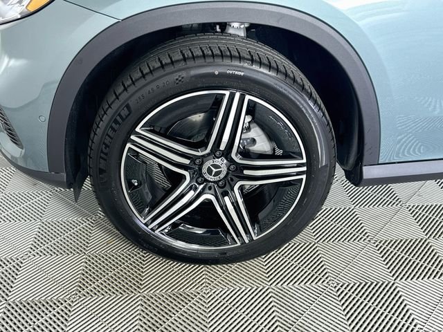 New 2026 Verde Silver Metallic Mercedes-Benz GLC 300 image 30
