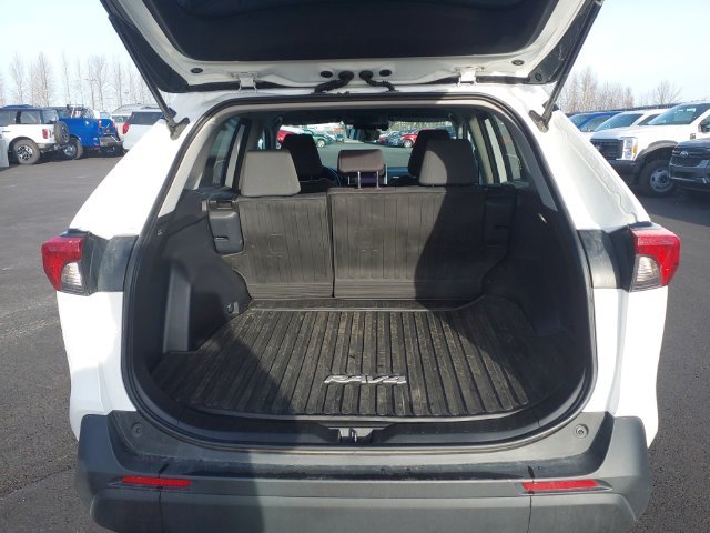 Used 2025 White Toyota XLE image 23