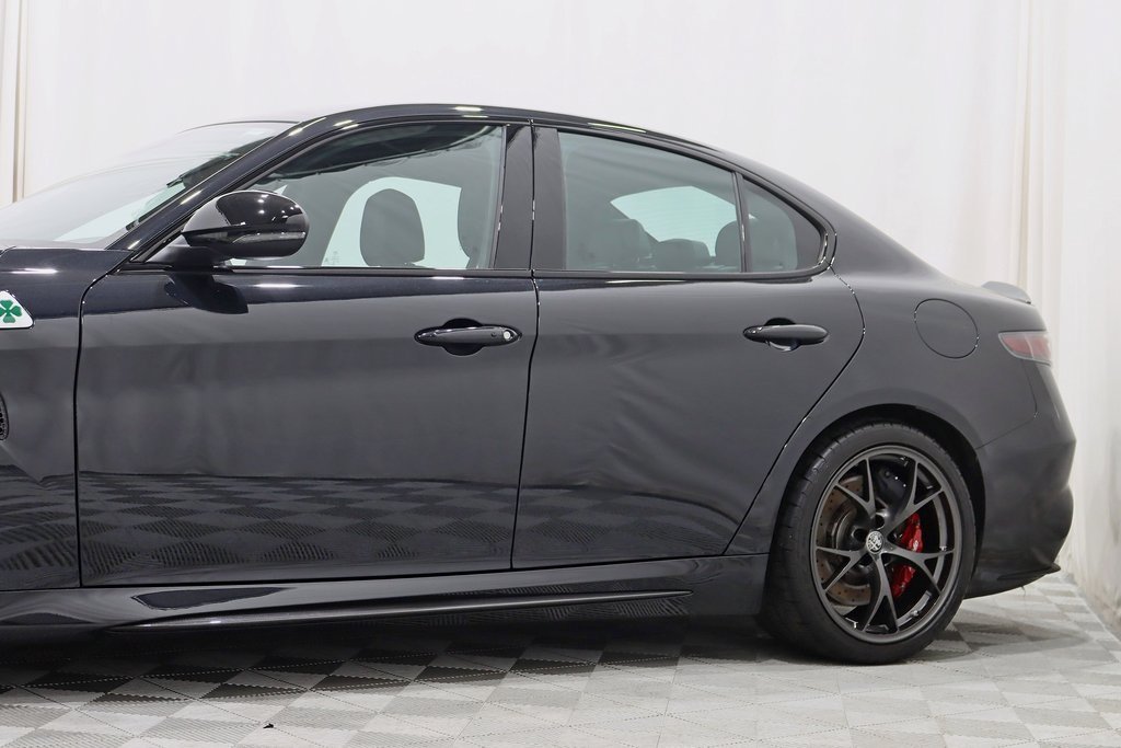2024 Alfa Romeo Giulia Quadrifoglio photo 3