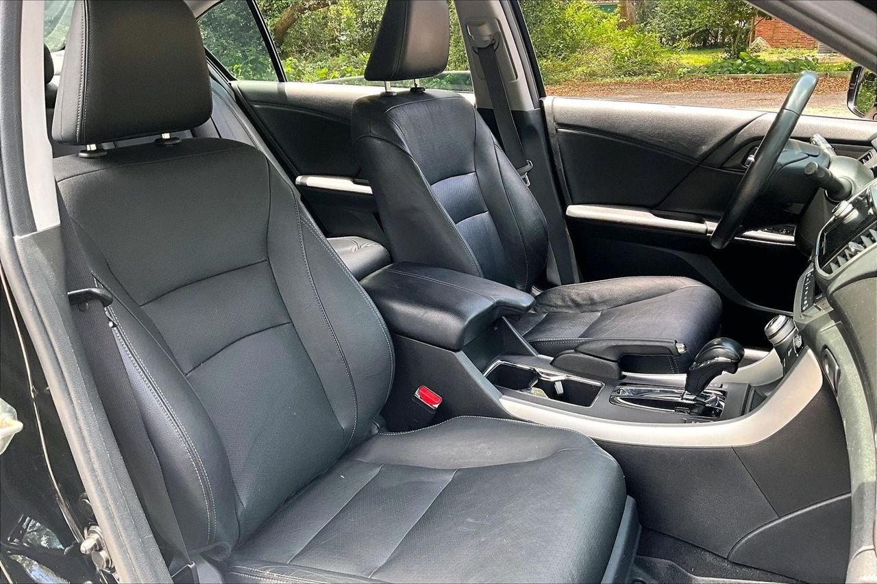 Used 2014  Honda EX-L image 30