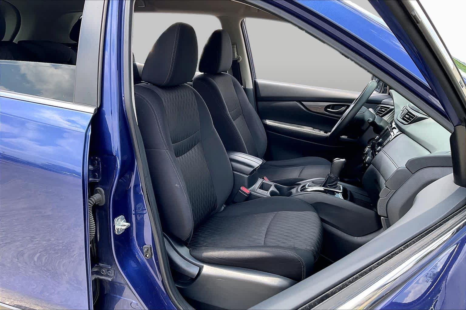 Used 2019 Caspian Blue Metallic Nissan S image 8