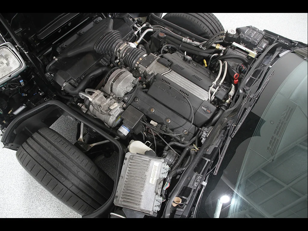 Used 1996  Chevrolet Base image 19