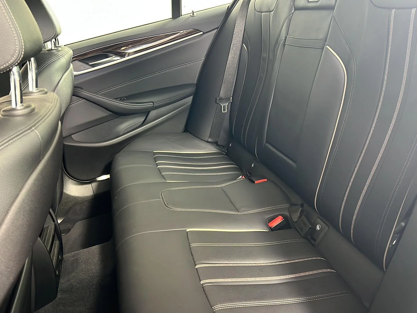 Used 2019 Black Sapphire Metallic BMW 540i xDrive image 4