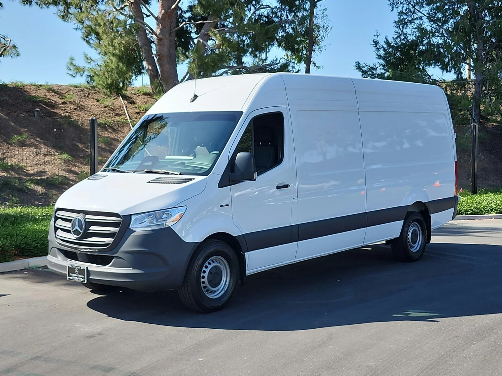 2025 Mercedes-Benz eSprinter Cargo Van