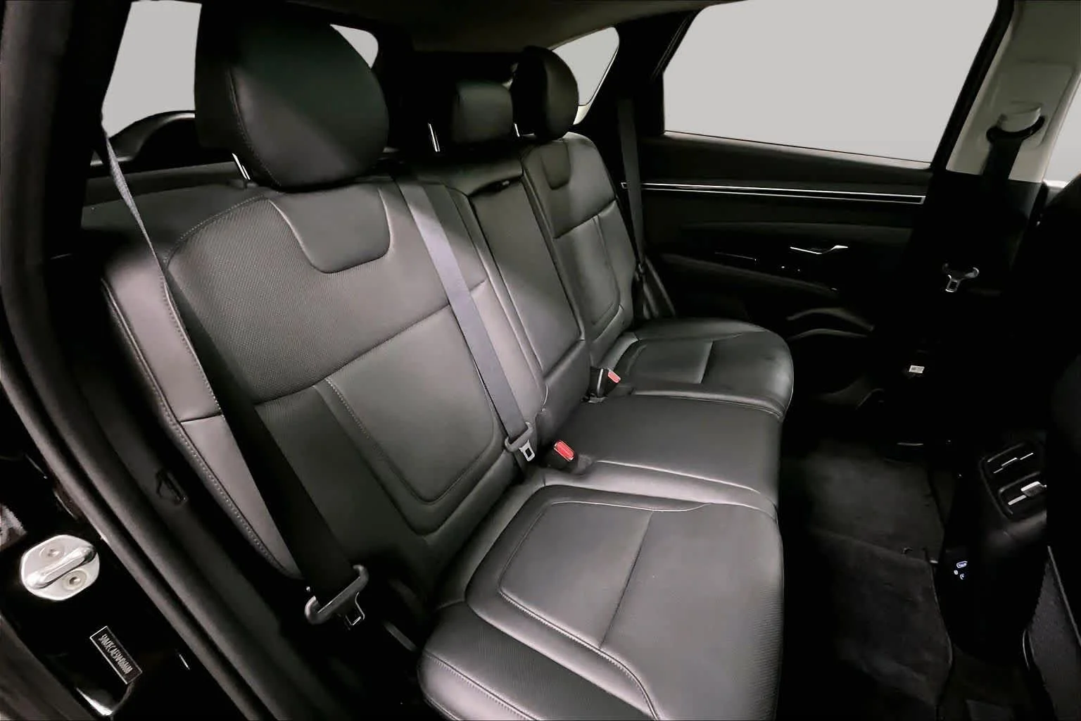 Used 2022 Phantom Black Hyundai Limited image 19