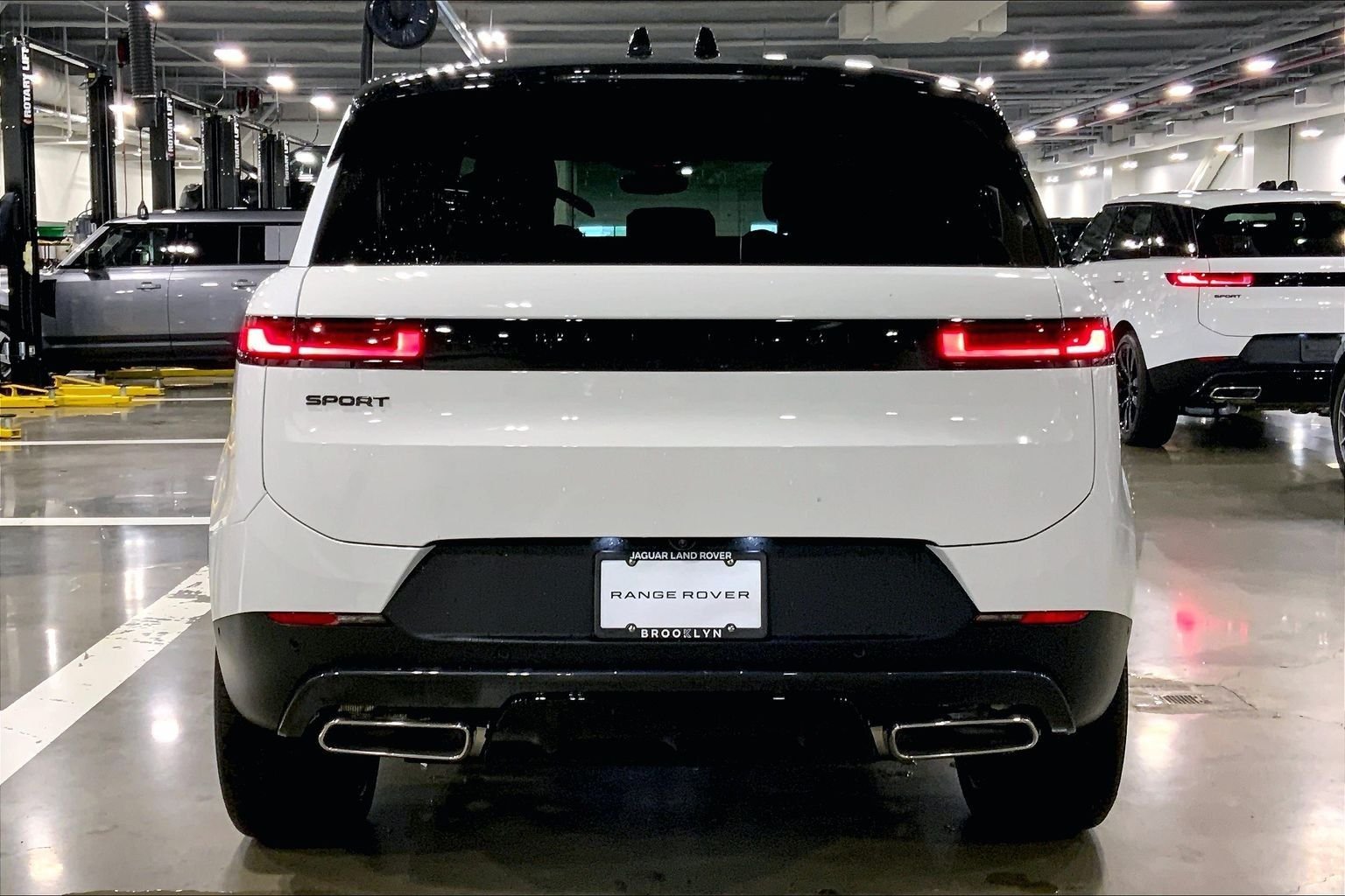 New 2026 Fuji White LAND ROVER SE image 4
