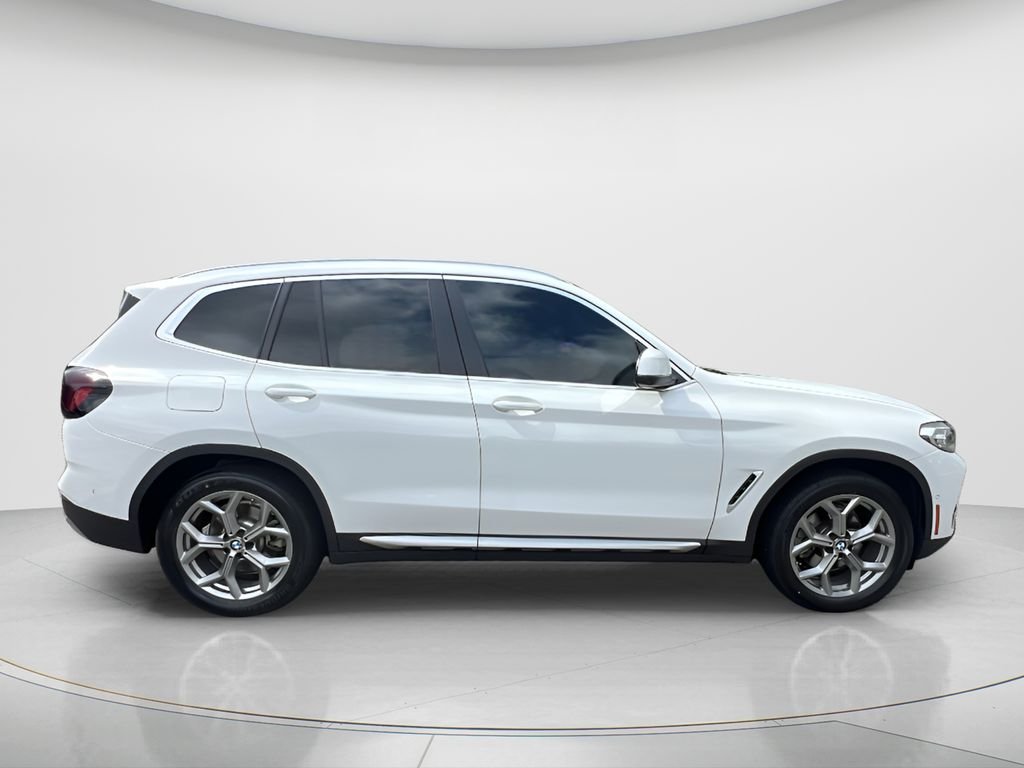Used 2024 White BMW xDrive30i image 4