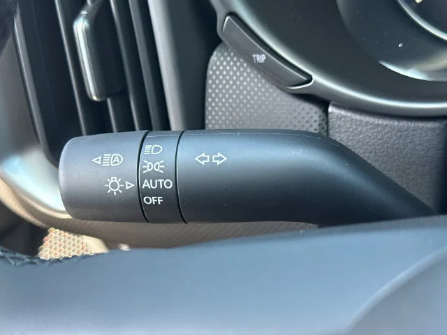 Used 2020 Black Land Rover S image 37